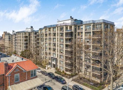 Photo of 98-51 64th Avenue #7D, Rego Park, NY 11374 (MLS # 985579)