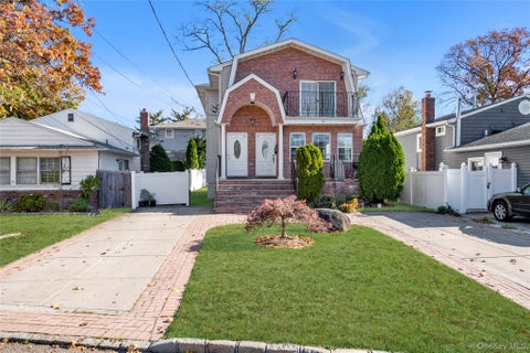 Multifamily For Rent - 38 Sintsink Drive<br/> Port Washington, NY 11050