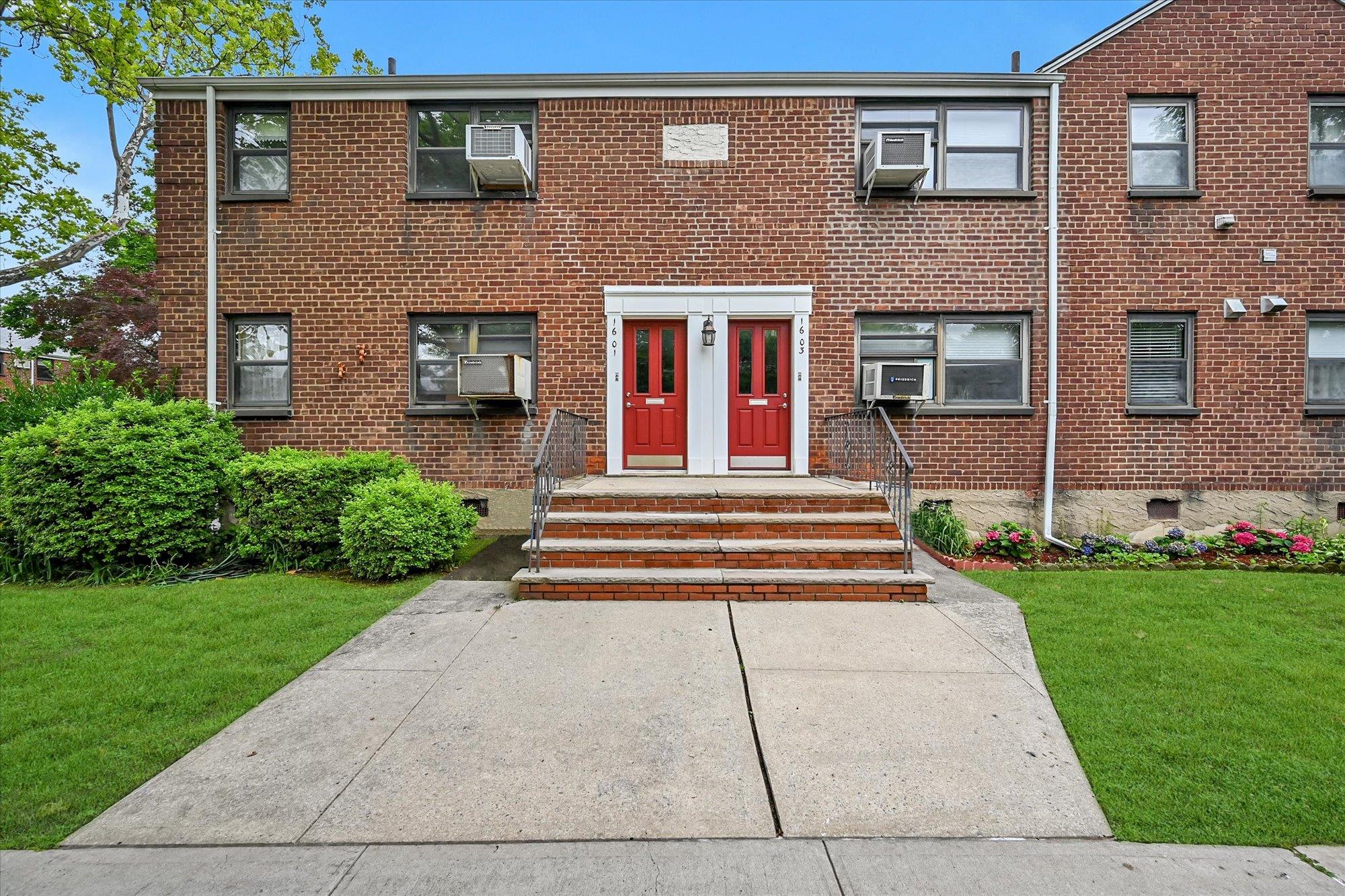 160th Street 6-279, Whitestone, Queens, NY - 1 Bedrooms  
1 Bathrooms  
3 Rooms - 