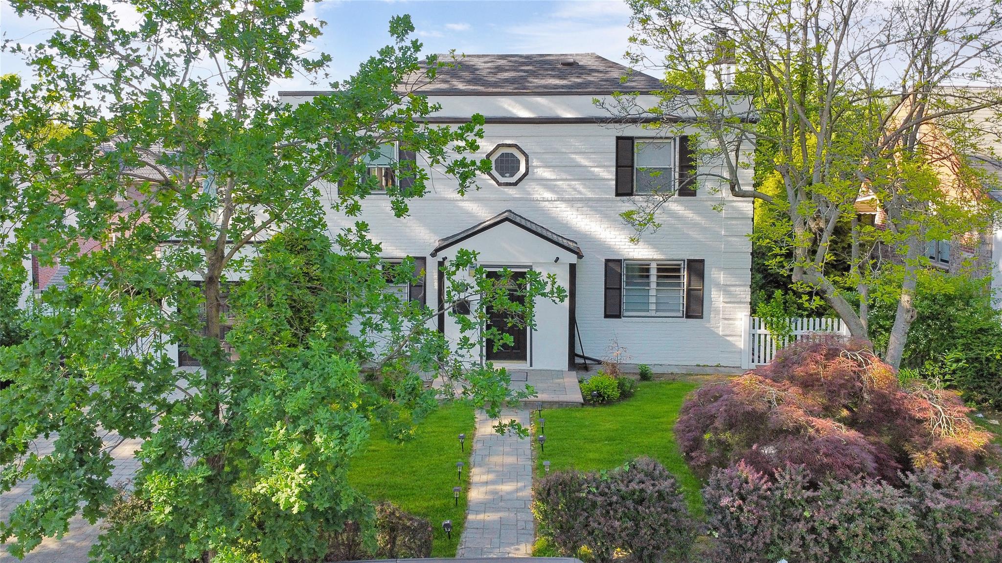 13915 Coolidge Avenue, Briarwood, New York image 3
