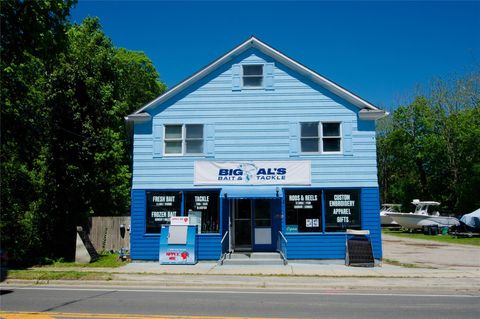 548 Main Road Aquebogue NY 11901