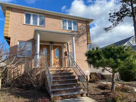Apartment For Rent - 47-19 194th Street<br/> Flushing, NY 11358