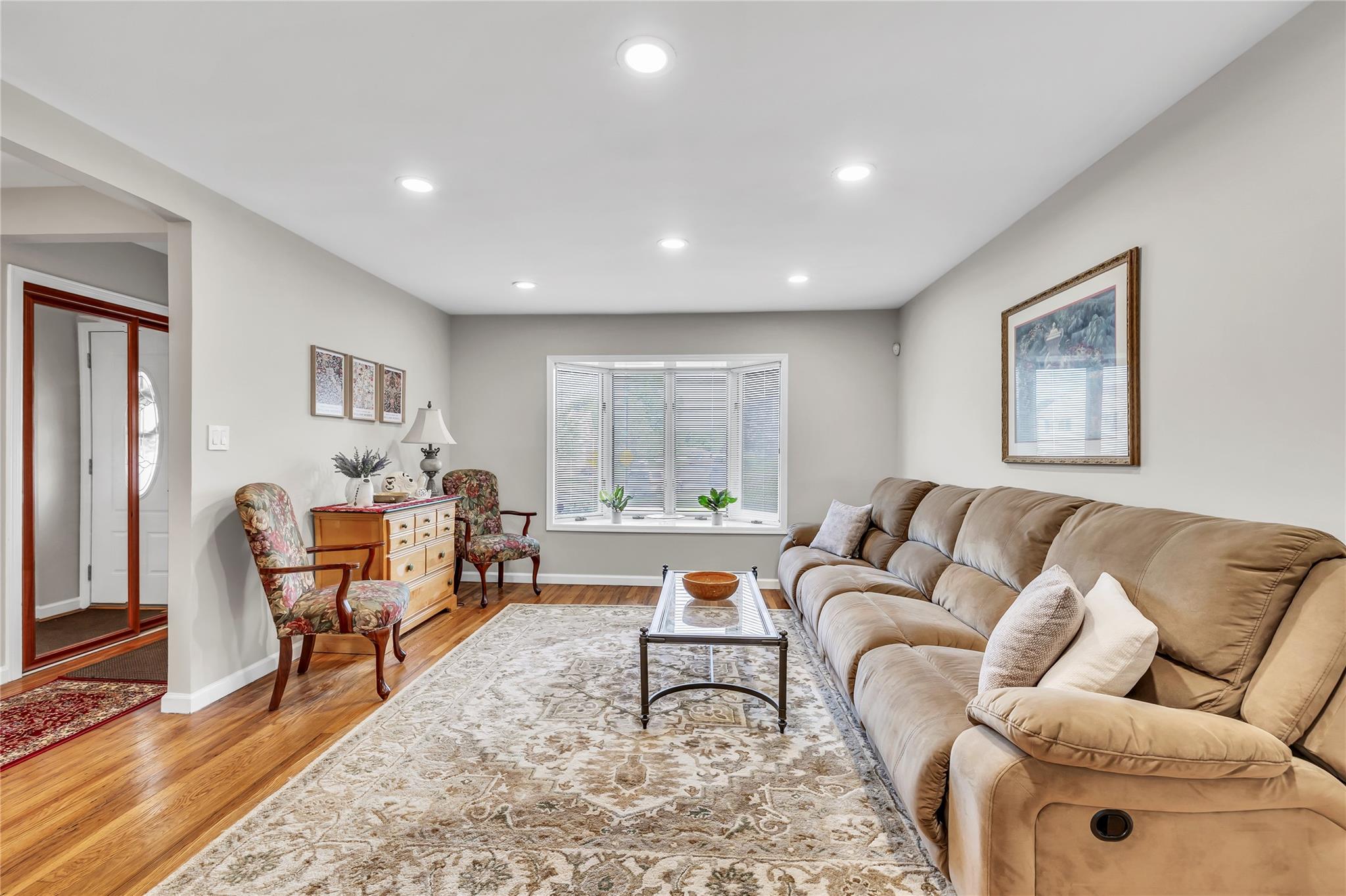 95 Circle Drive, Syosset, New York image 12