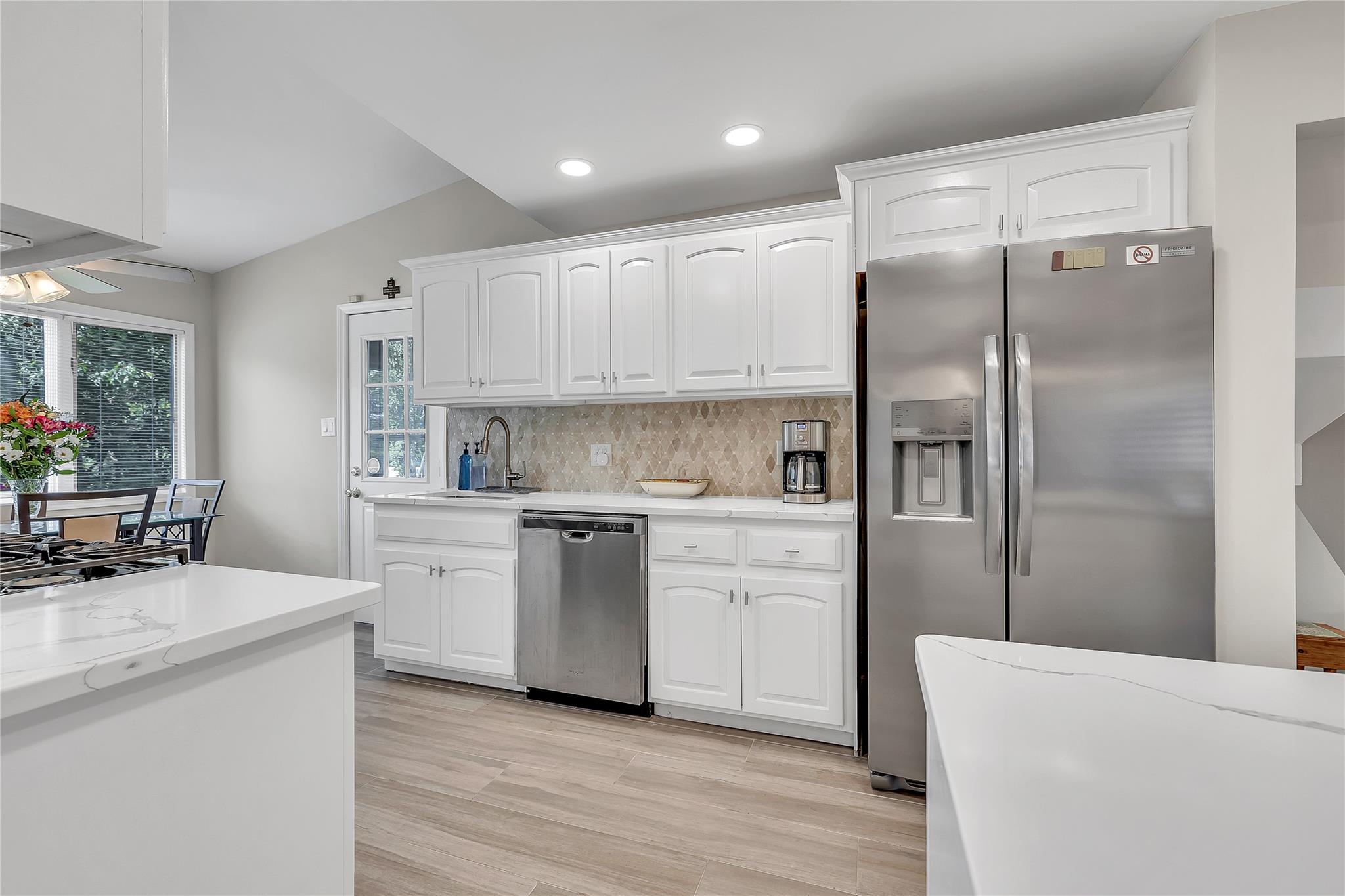 95 Circle Drive, Syosset, New York image 9