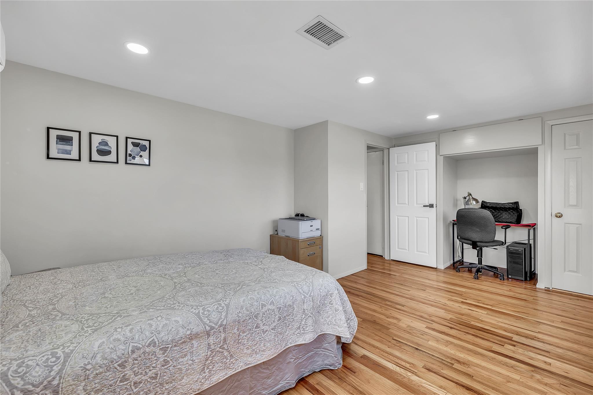 95 Circle Drive, Syosset, New York image 24