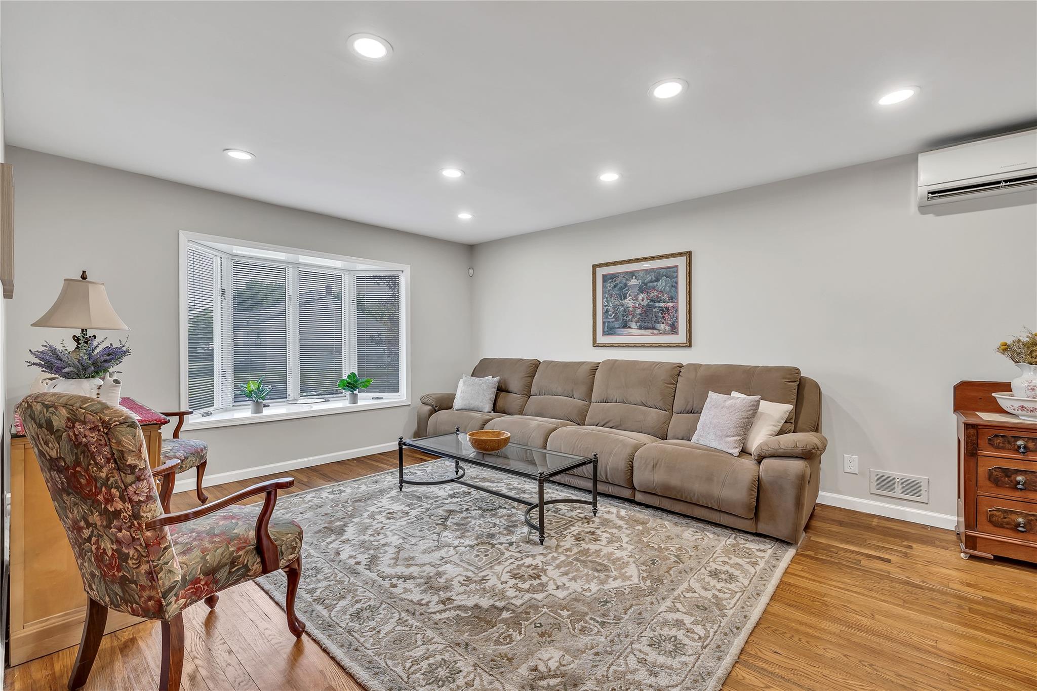 95 Circle Drive, Syosset, New York image 13