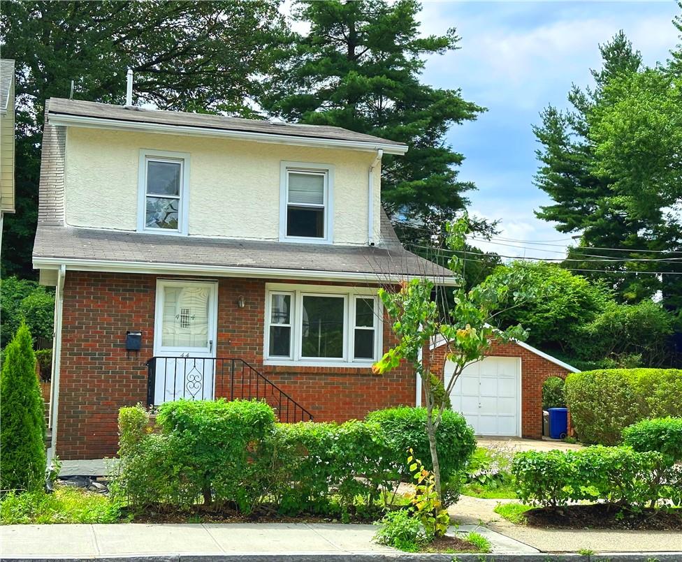 Fisher Avenue, Tuckahoe, New York - 4 Bedrooms  
3 Bathrooms  
8 Rooms - 