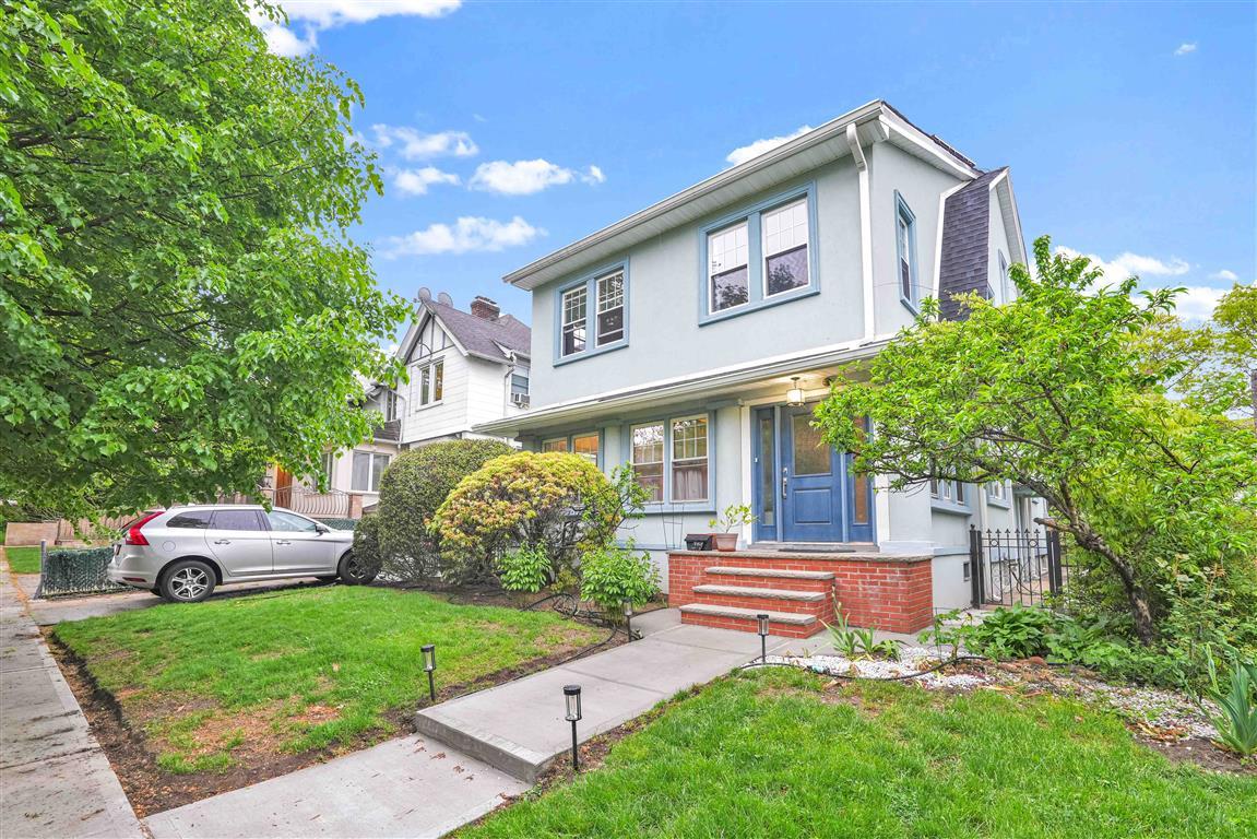 114 81st Avenue, Kew Gardens, New York image 2