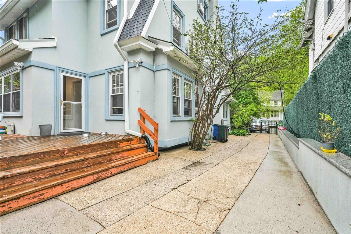 114 81st Avenue, Kew Gardens, New York image 42