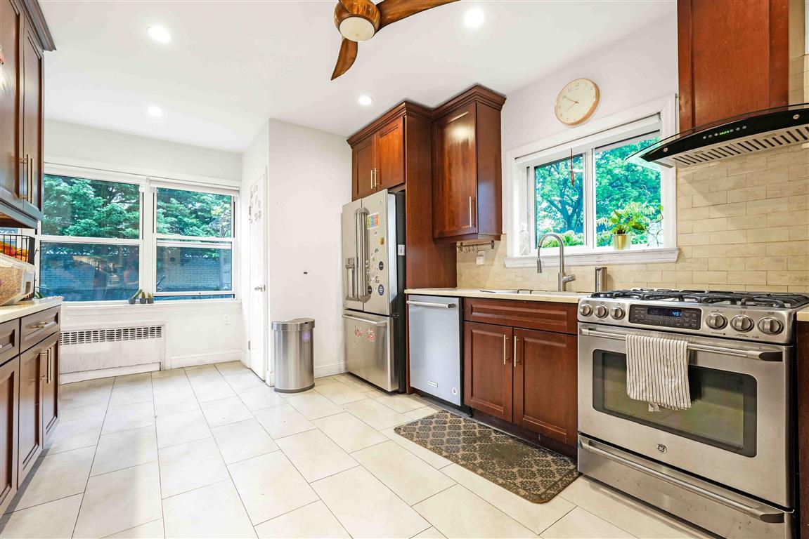 114 81st Avenue, Kew Gardens, New York image 11