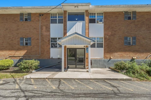 Condo For Sale - 2301 Barclay Manor #23A<br/> Newburgh, NY 12550