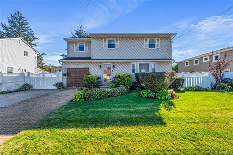 95 Colonial Drive Massapequa NY 11758