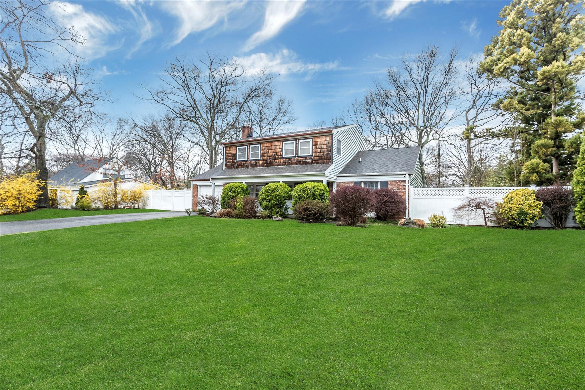 44 Winside Lane, Coram, New York image 2