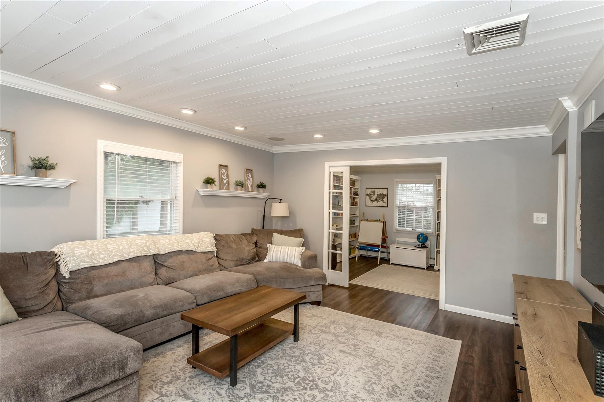 44 Winside Lane, Coram, New York image 12