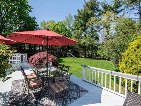 19 Woodland Drive Manhasset NY 11030