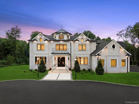 26 Saint Andrews Court Old Westbury NY 11568