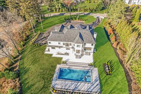 26 Saint Andrews Court Old Westbury NY 11568