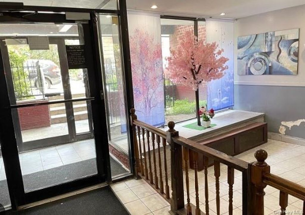 Photo of 42-26 81st Street St #2J, Elmhurst, NY 11373 (MLS # 939373)