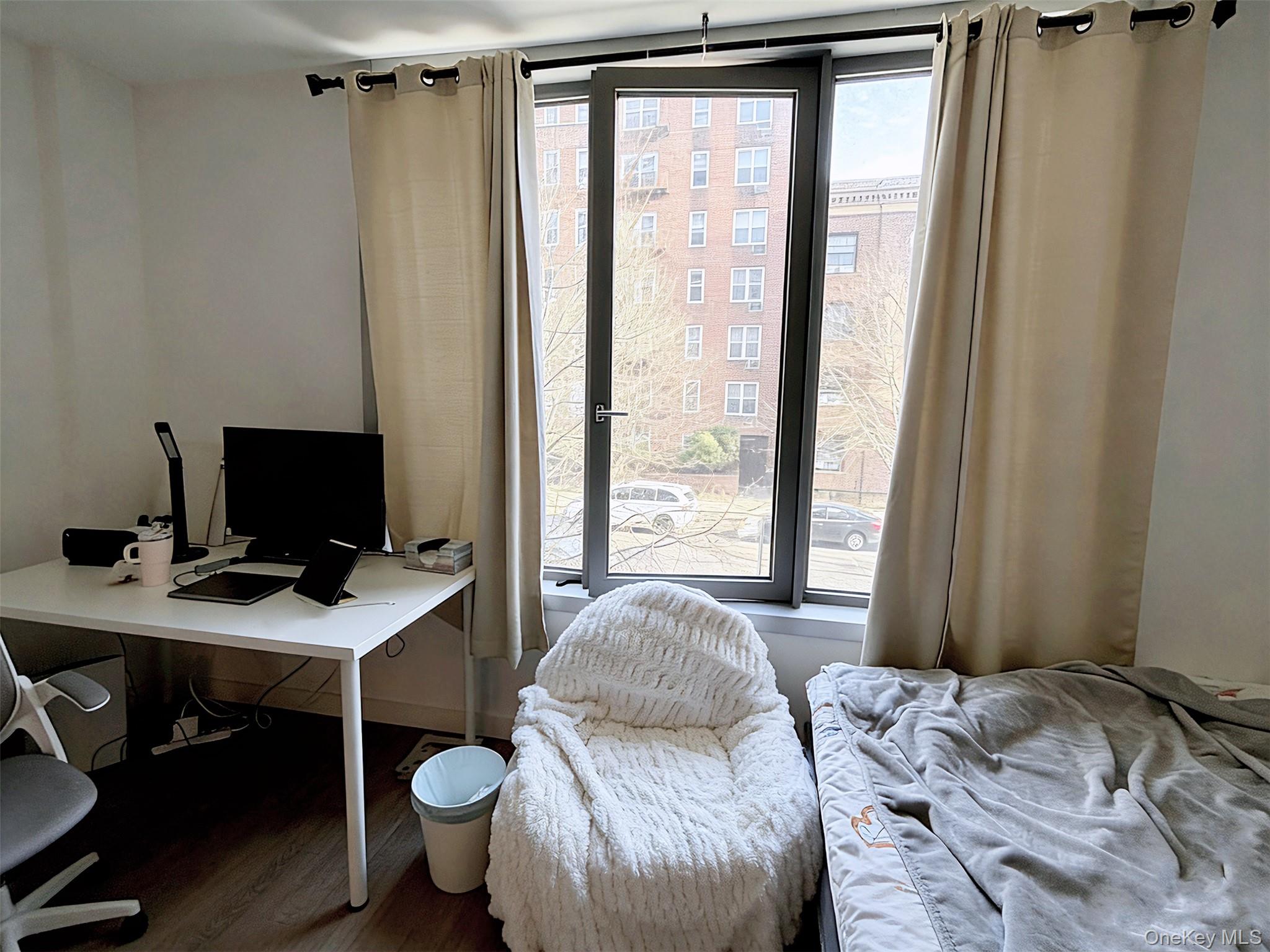 14427 Sanford Avenue 2P