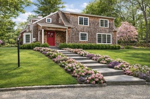 98 South Road Westhampton NY 11977