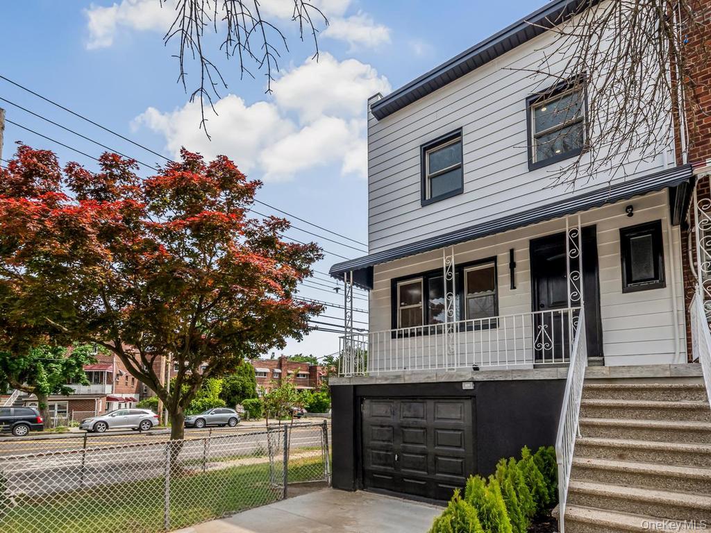 Photo of 1066 E 219th Street, Bronx, NY 10469 (MLS # 1007312)
