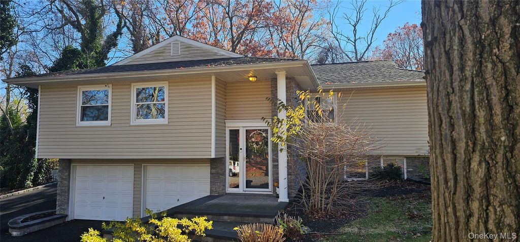 Photo of 4 Park Road, Rocky Point, NY 11778 (MLS # 938817)