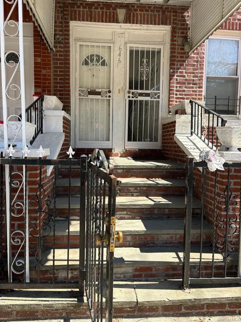 Multifamily For Rent - 646 Commonwealth Avenue<br/> Bronx County, Bronx, NY 10473