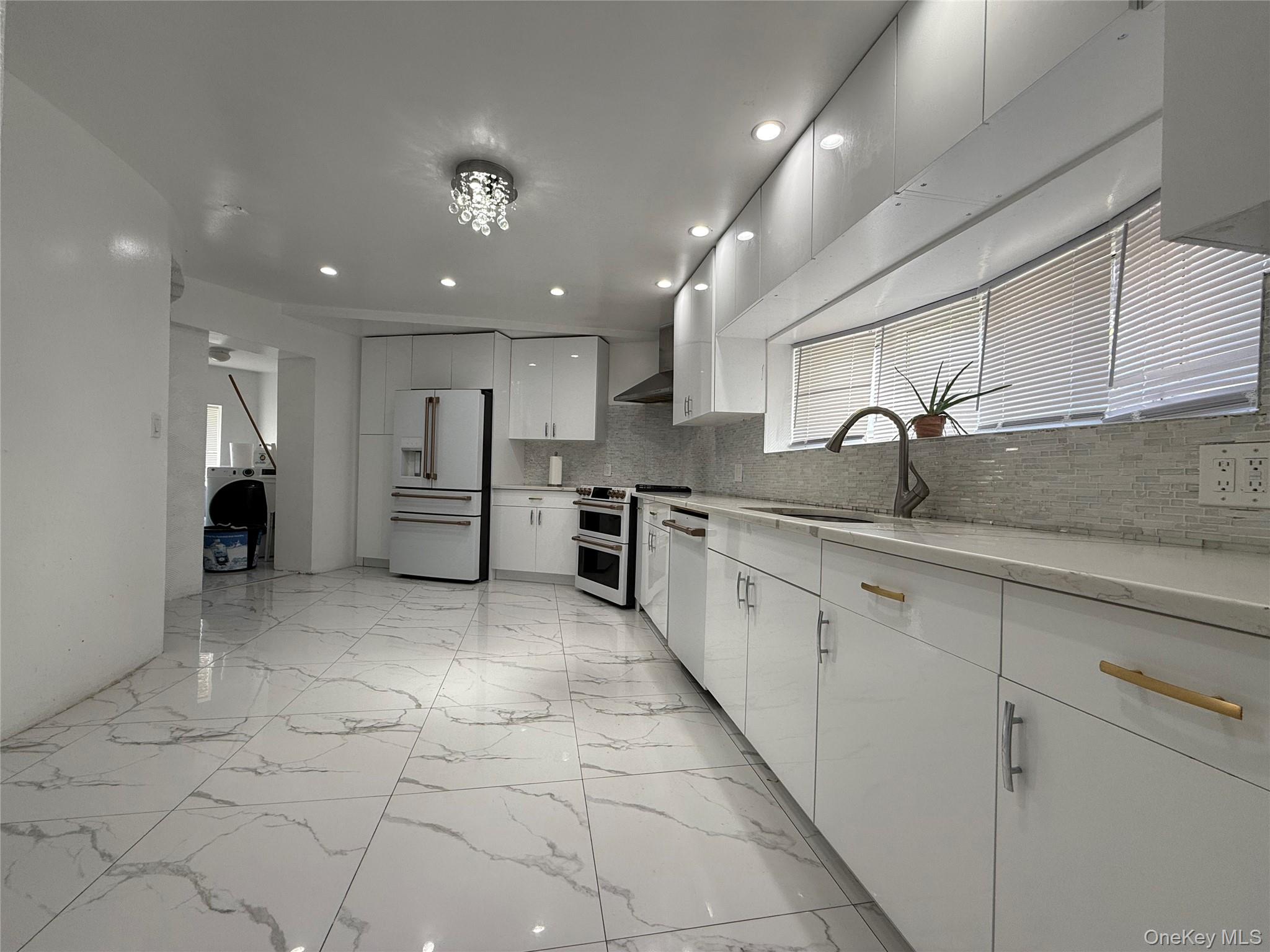 260 Hutchinson Boulevard