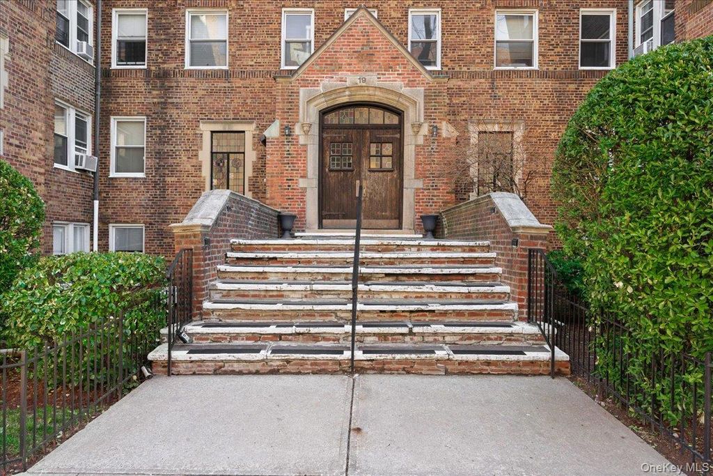 Photo of 19 William Street #3G, Mount Vernon, NY 10552 (MLS # 978628)