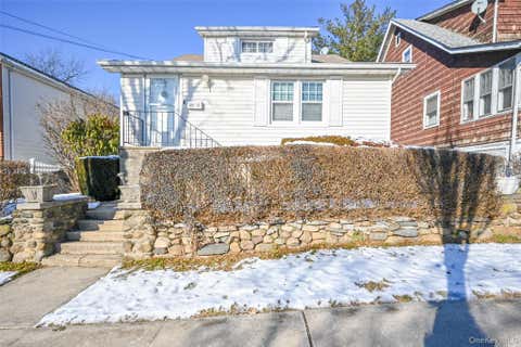 Multifamily For Sale - 125-13 6th Avenue<br/> College Point, NY 11356