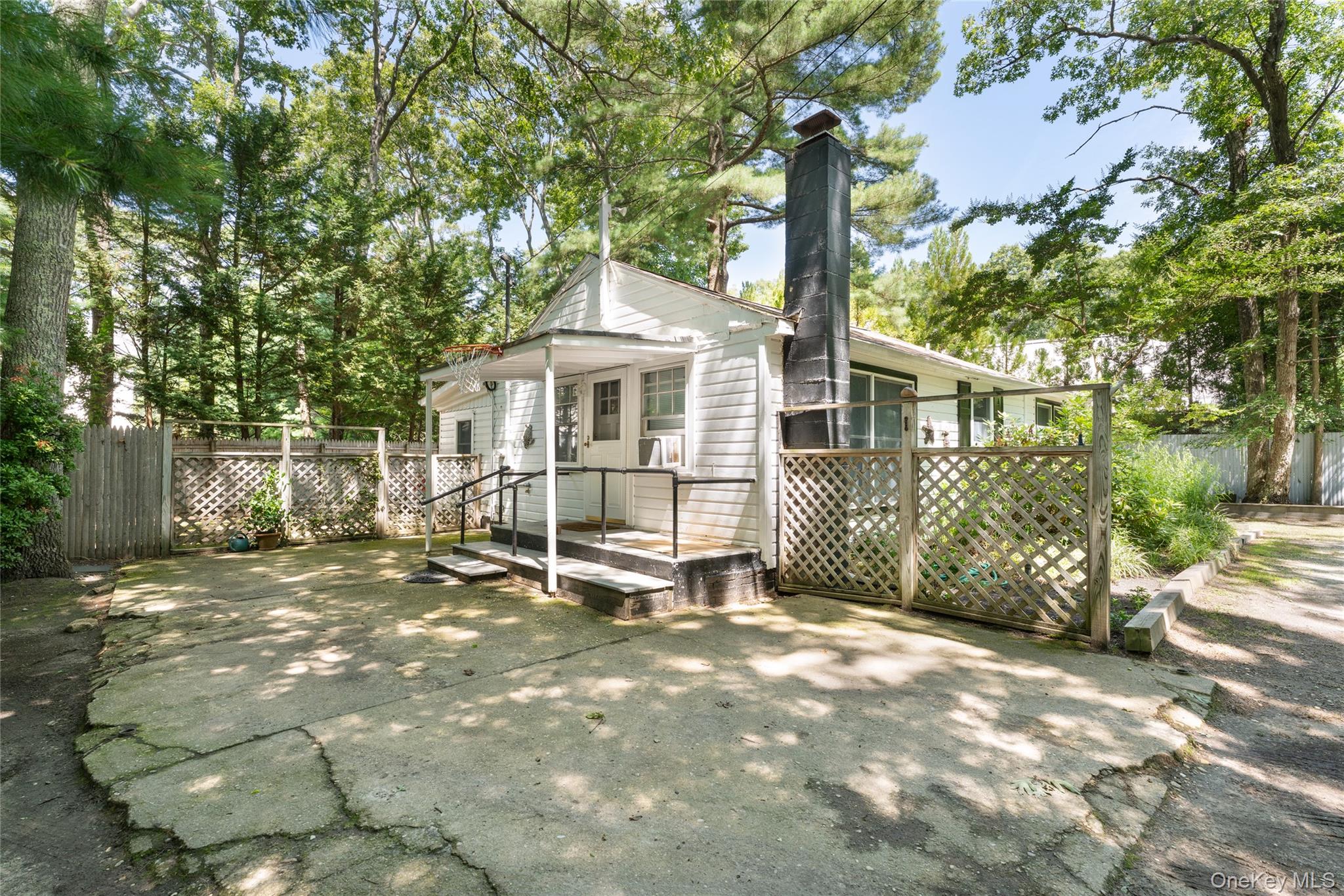 141 W Neck Road
