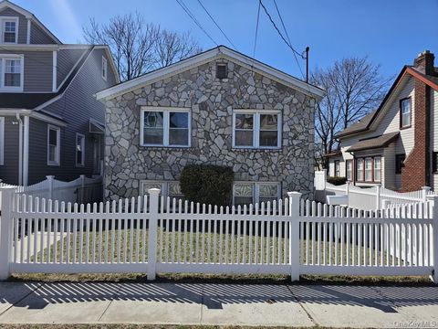 Multifamily For Sale - 119-28 193rd Street St<br/> Saint Albans, NY 11412