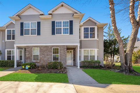 Condo For Sale - 108 Maya Circle<br/> Central Islip, NY 11722