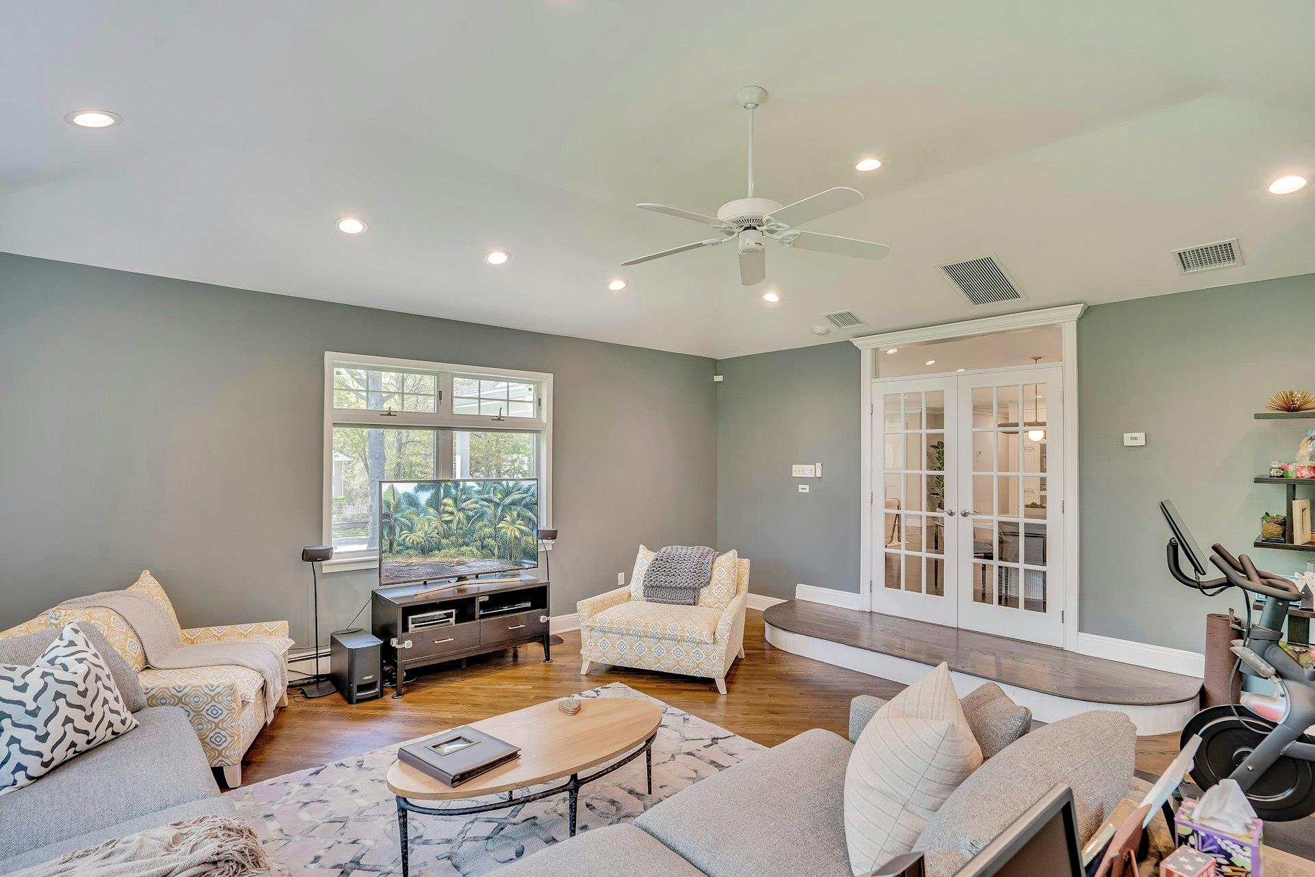 118 Village Hill Drive, Dix Hills, New York image 22