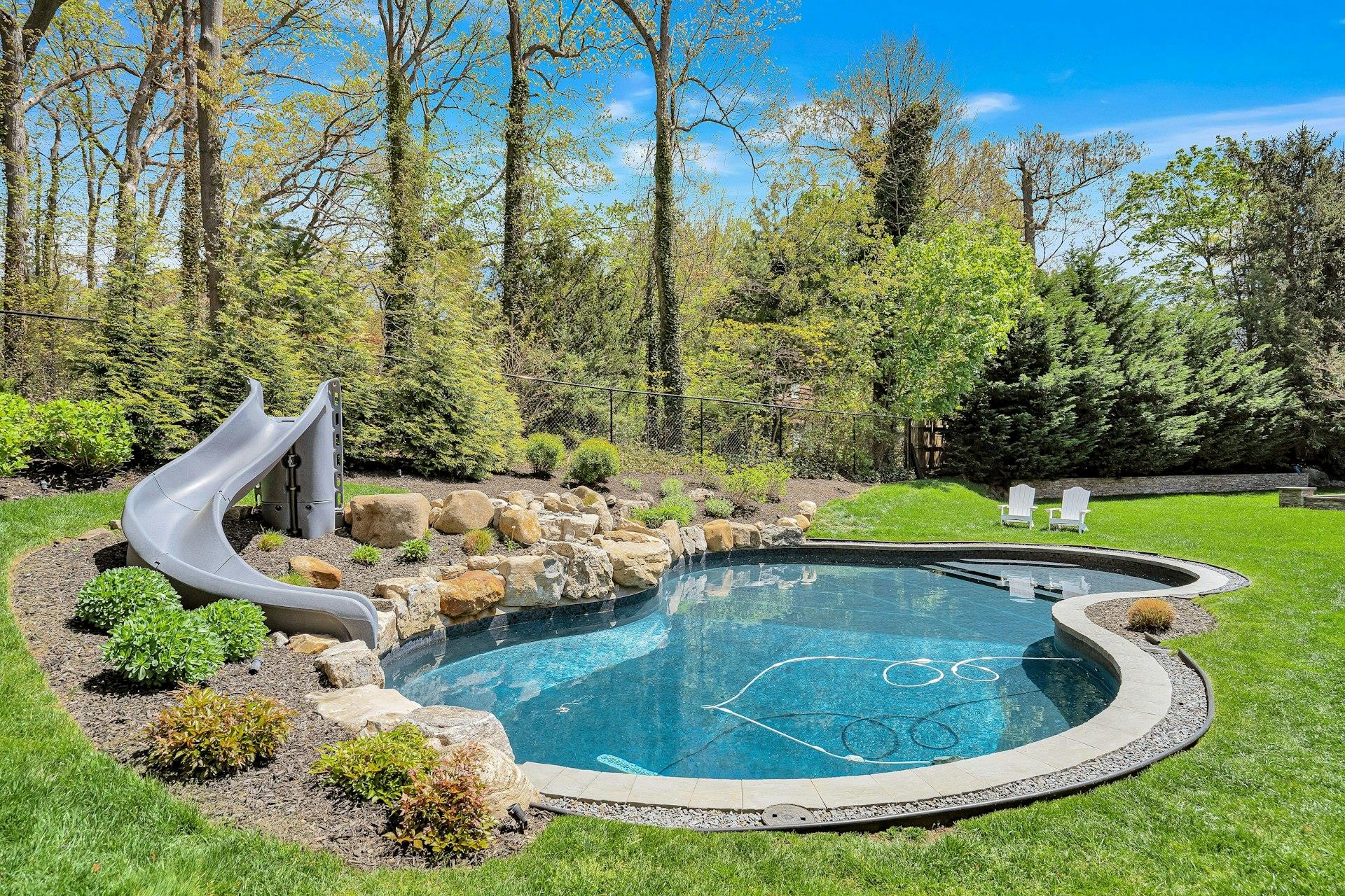 118 Village Hill Drive, Dix Hills, New York image 38