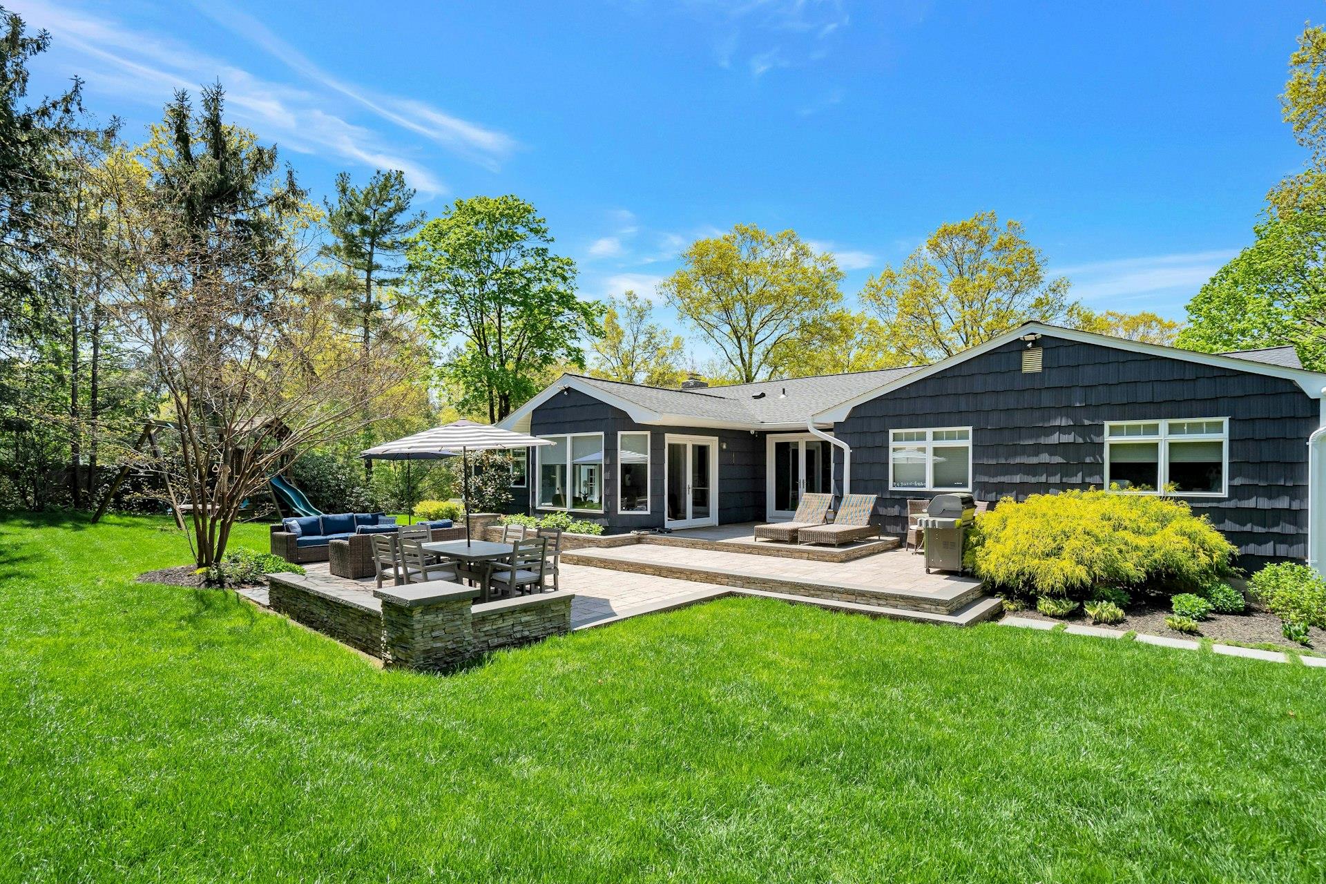 118 Village Hill Drive, Dix Hills, New York image 36