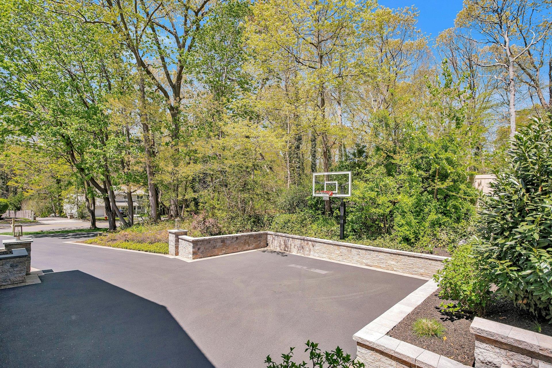 118 Village Hill Drive, Dix Hills, New York image 42