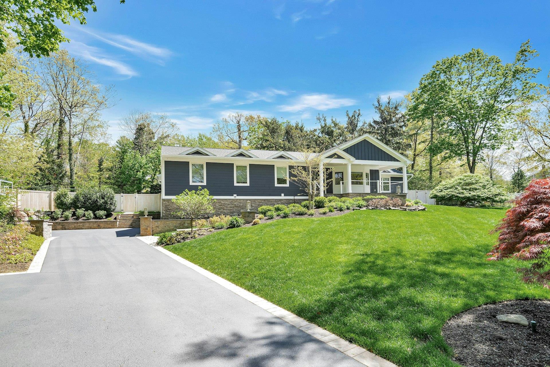 118 Village Hill Drive, Dix Hills, New York image 2
