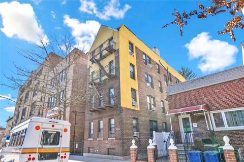 2832 44th Street Astoria NY 11103