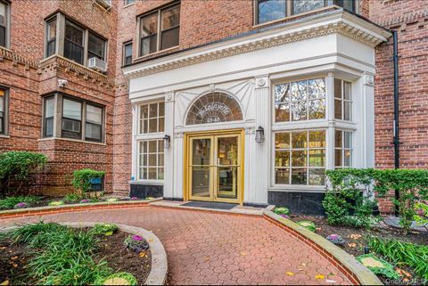 Homes For Sale - 69-40 Yellowstone Boulevard #119<br/> Forest Hills, NY 11375