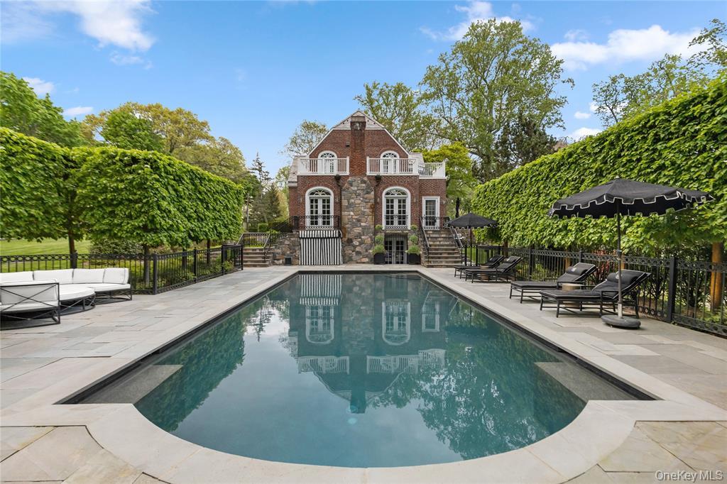 8 Boxwood Lane