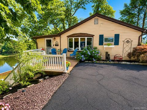Homes For Sale - 18 Sylvan Road<br/> Lake Peekskill, NY 10537