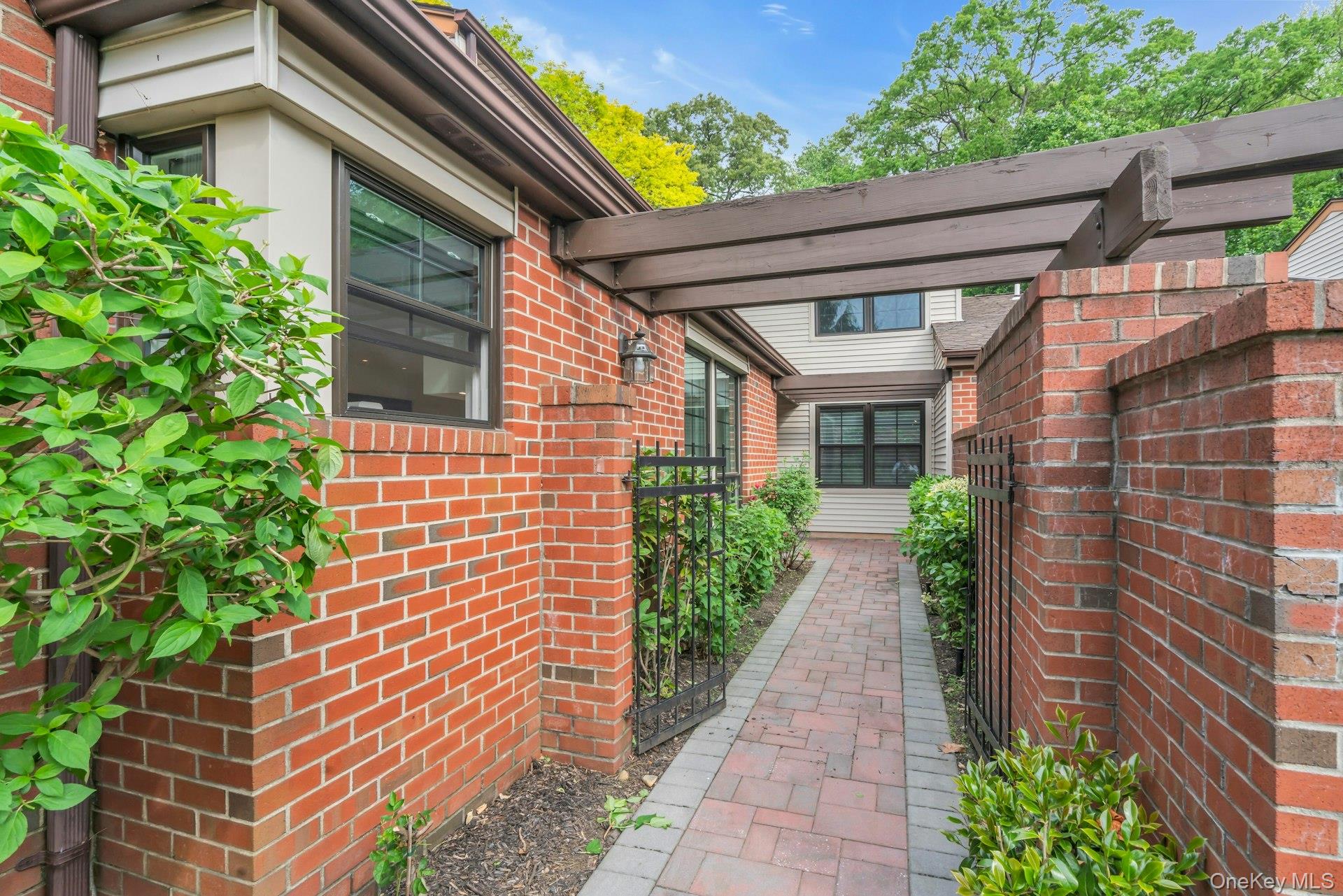 14 Nightingale Court