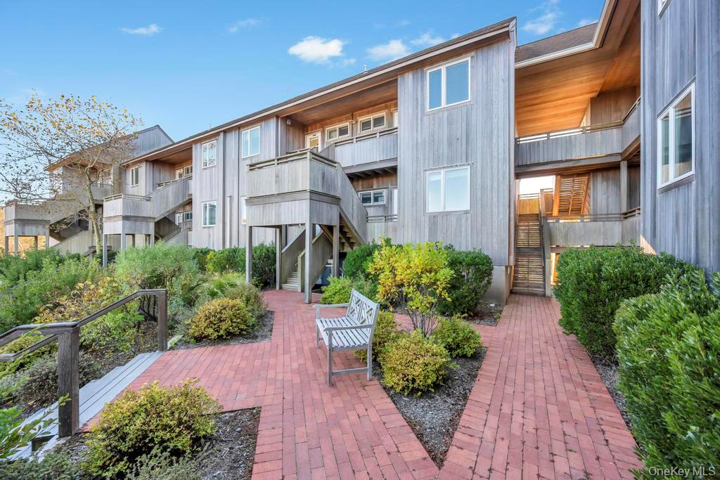 2004 Montauk Highway 2011