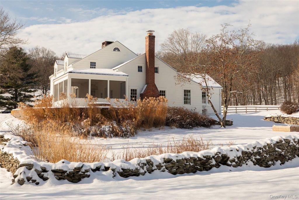 Photo of 745 Hollow Road, Staatsburg, NY 12580 (MLS # 942950)