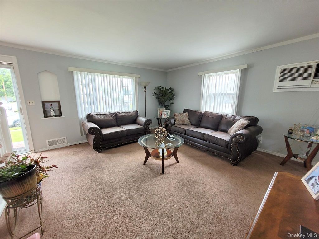 Photo of 44 Circle Drive, Hempstead, NY 11550 (MLS # 1000389)