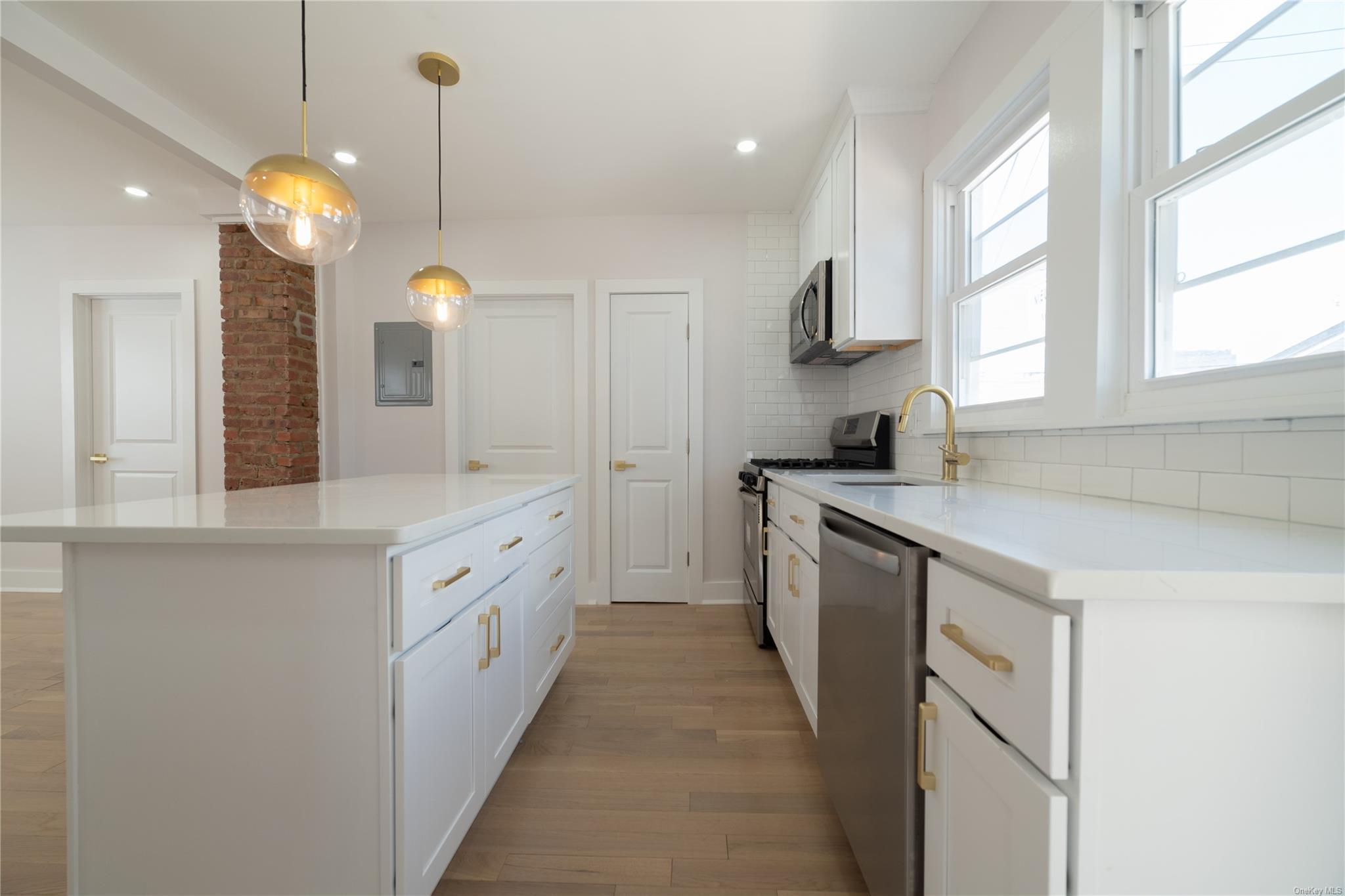 Valley Stream, New York 11580, United States, 1 Bedroom Bedrooms, ,1 BathroomBathrooms,Residential,Active,104351