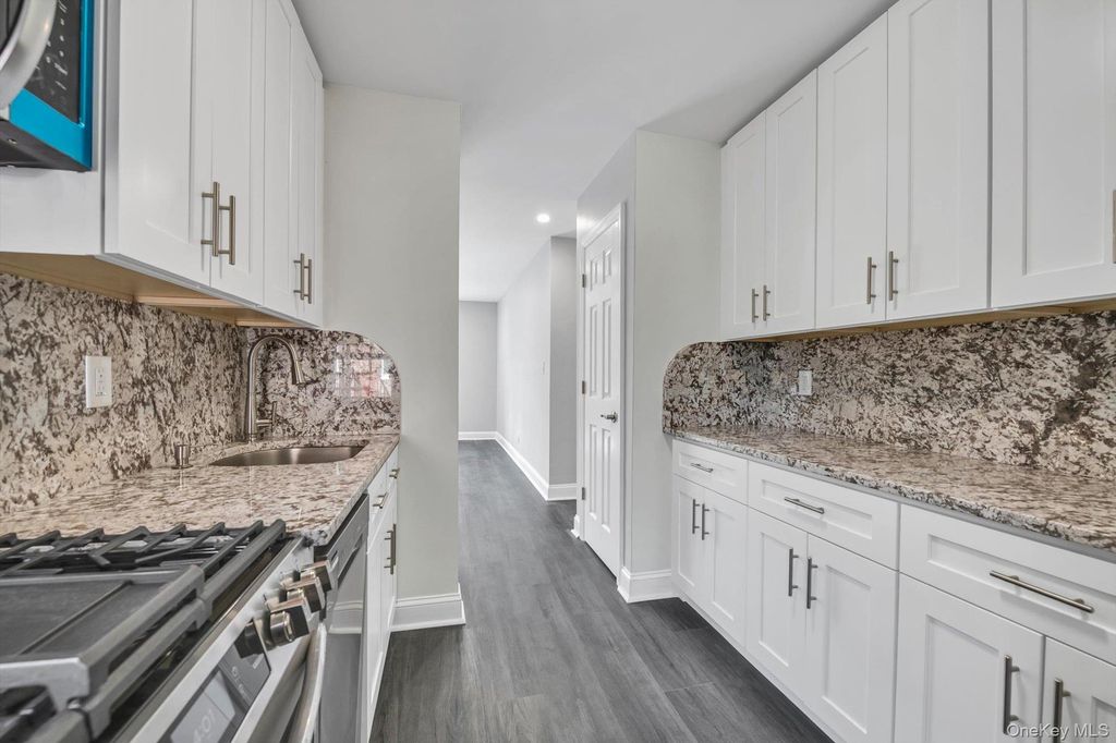 Photo of 141-48 78th Avenue #2-H, Flushing, NY 11367 (MLS # 977903)