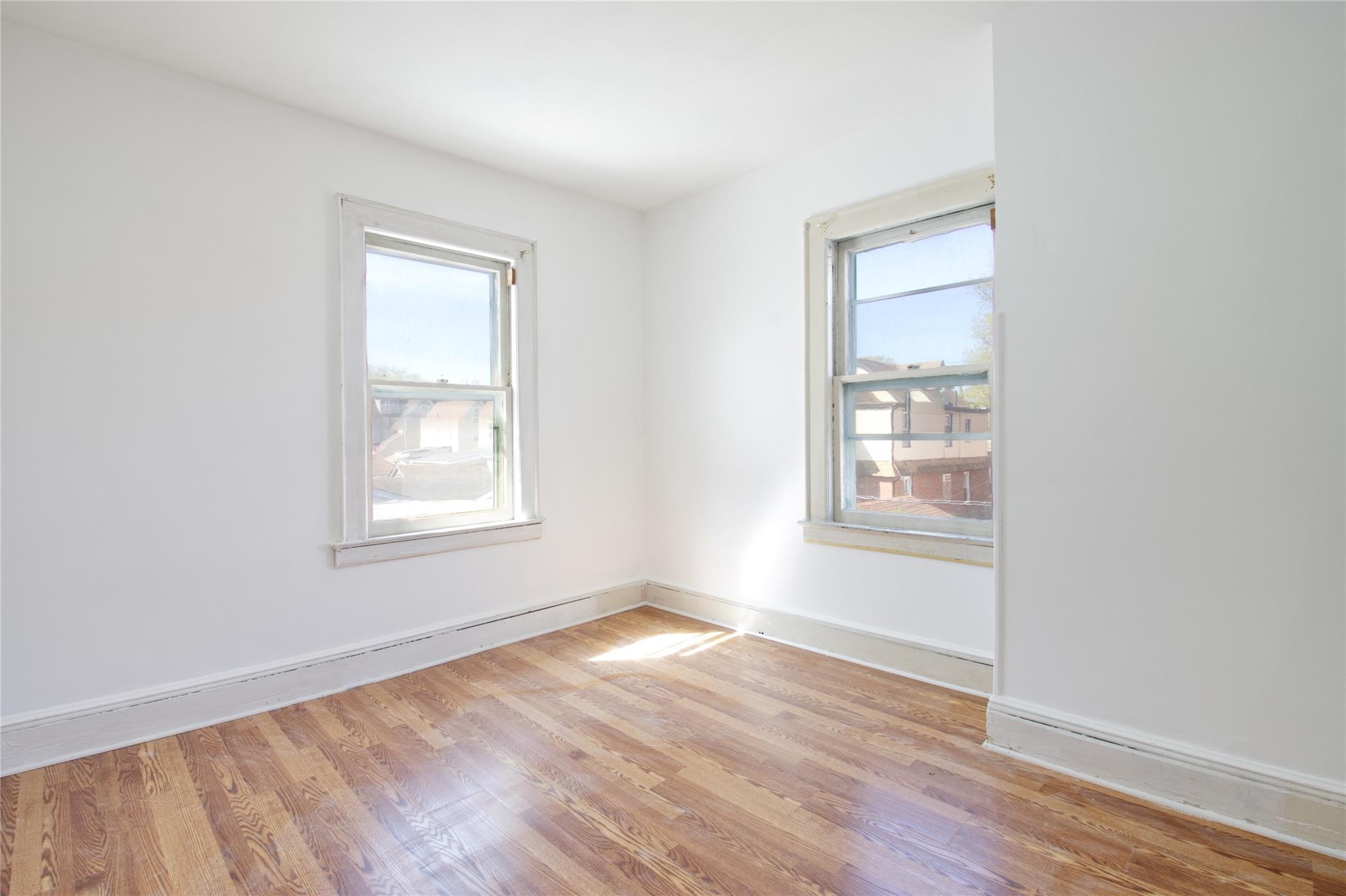 8746 117th Street, Richmond Hill, New York image 20