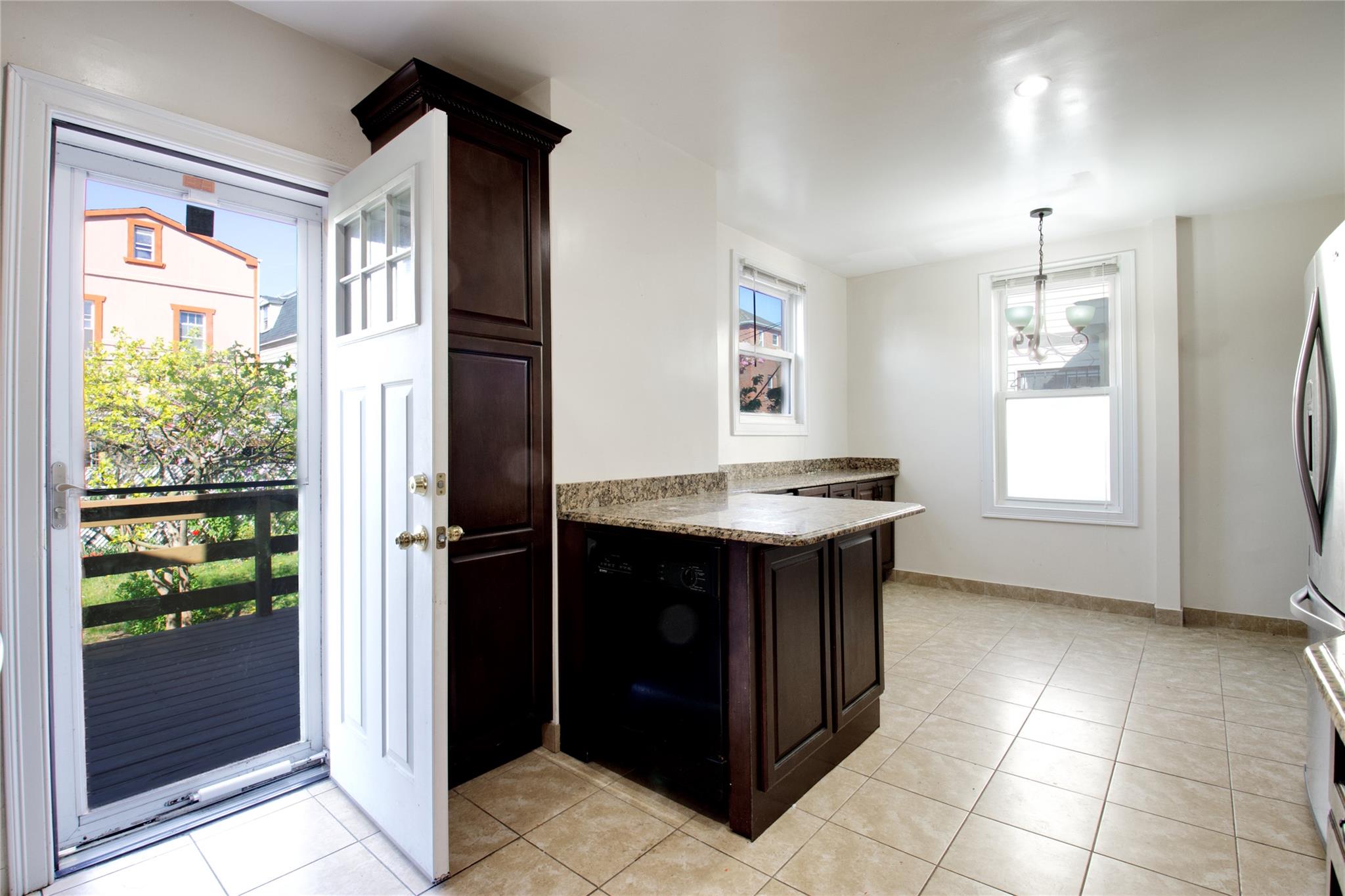 8746 117th Street, Richmond Hill, New York image 16